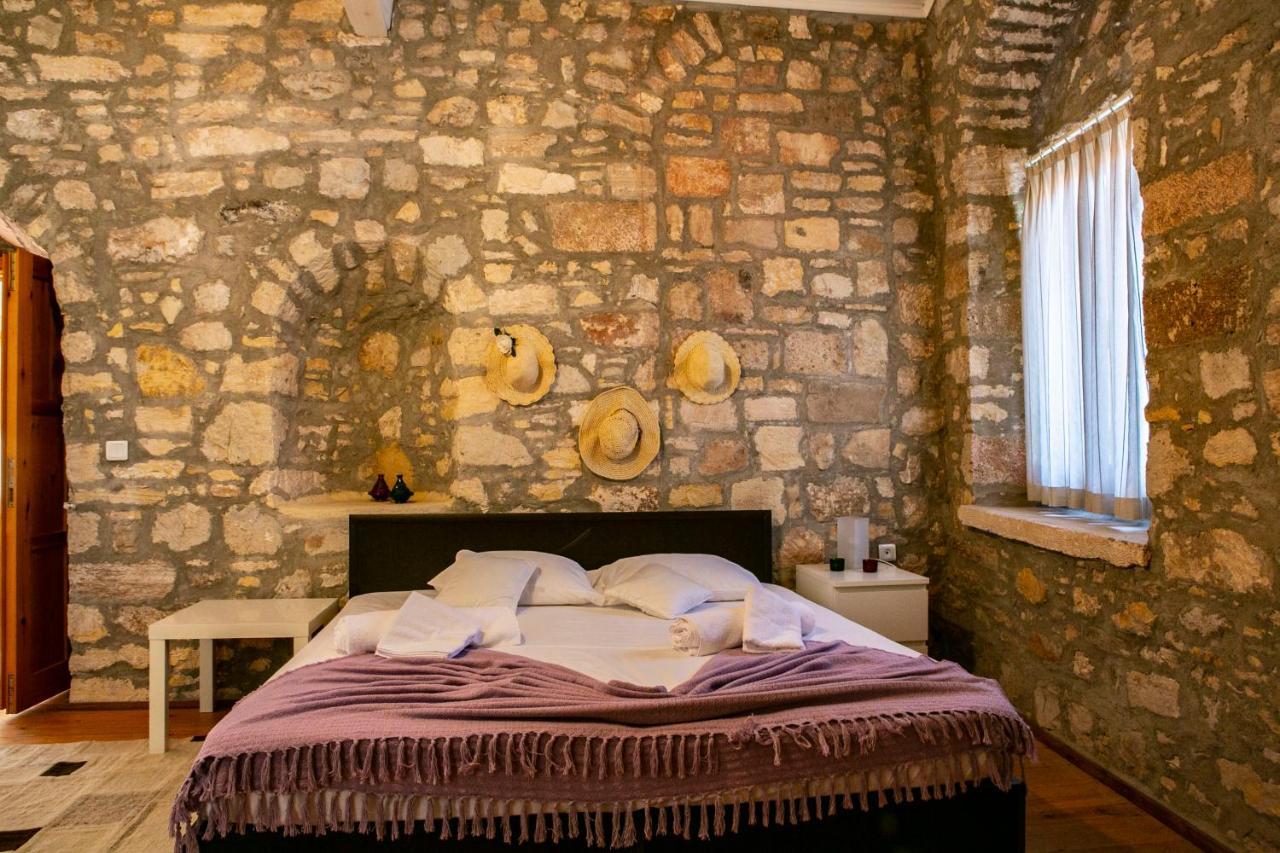 Annemin Harabesi Otel Çeşme Esterno foto
