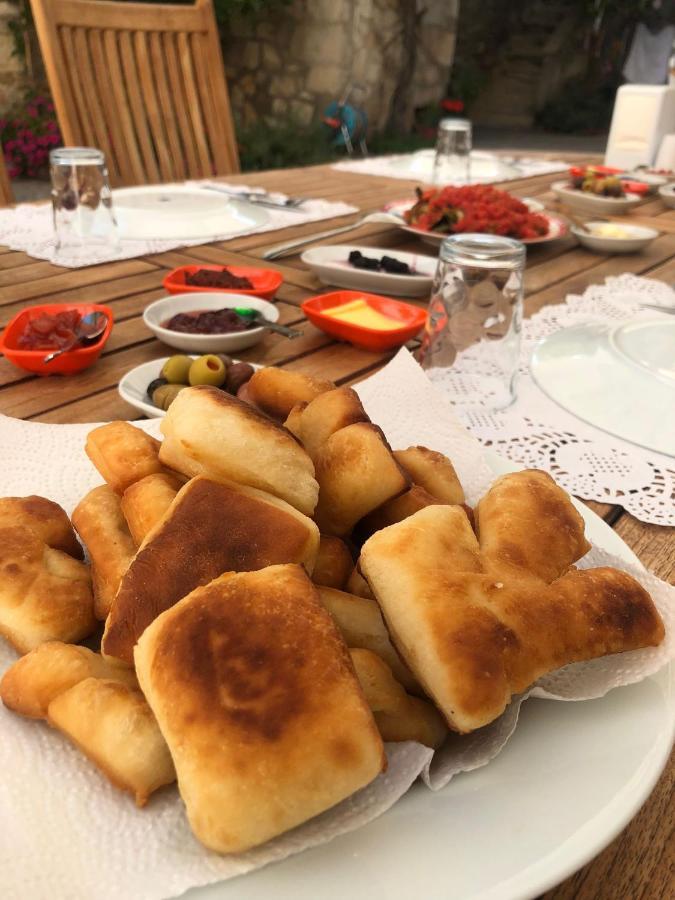 Annemin Harabesi Otel Çeşme Esterno foto