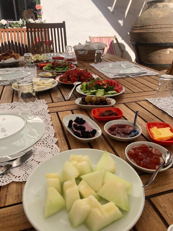 Annemin Harabesi Otel Çeşme Esterno foto