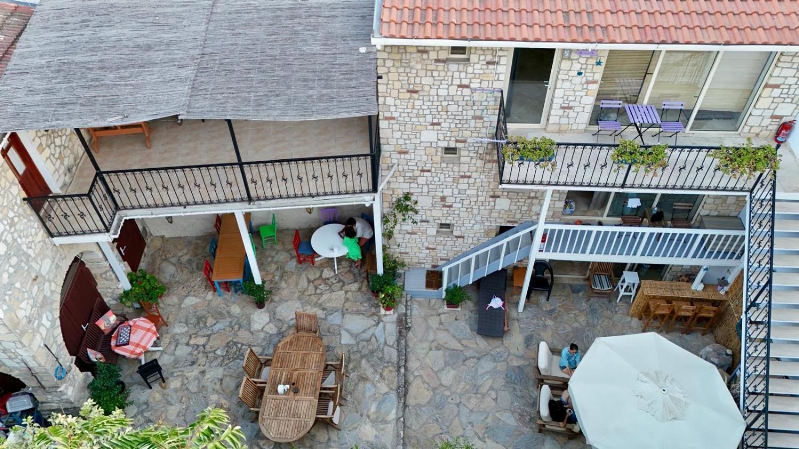 Annemin Harabesi Otel Çeşme Esterno foto